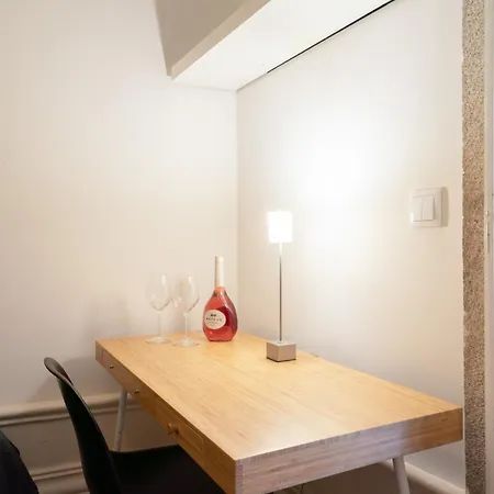 Host Wise - Sweet Bright Flats - Center * Porto