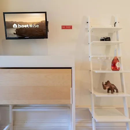 Host Wise - Sweet Bright Flats - Center Apartment *